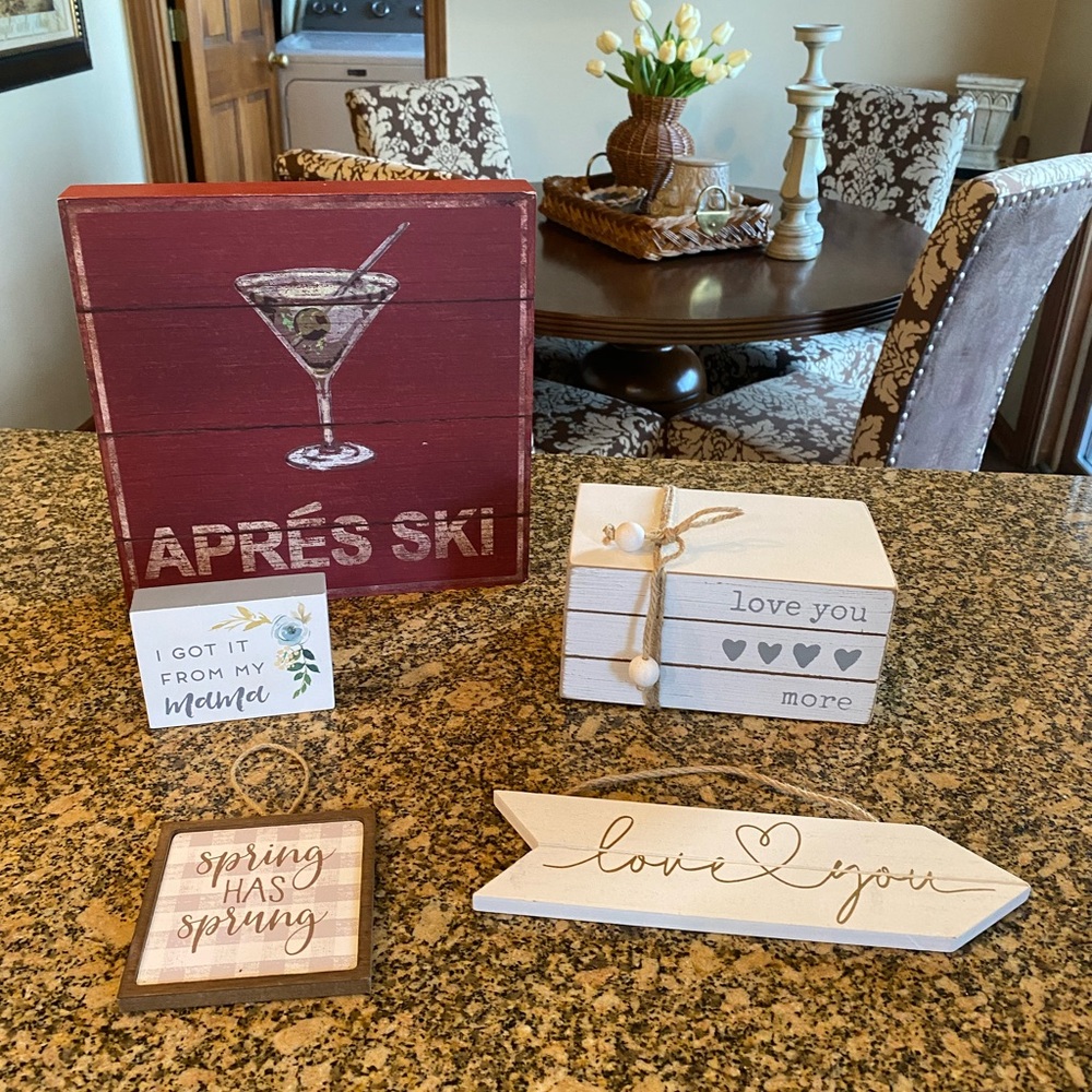 Seasonal decor bundle